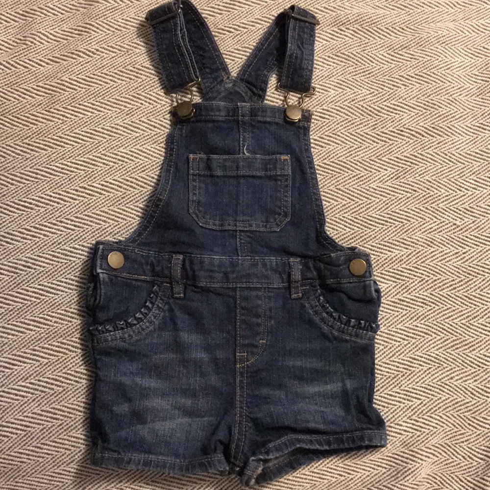 Gap shorts overall, 4T